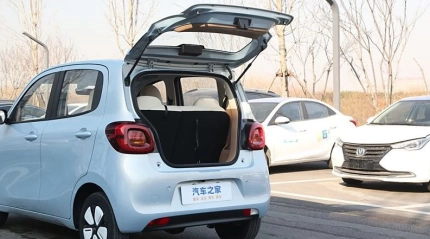 5-дверный Wuling Hongguang Mini EV
