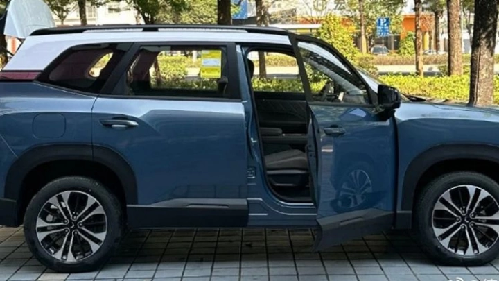 Wuling Motors анонсирует выпуск нового кроссовера Xingguang 560